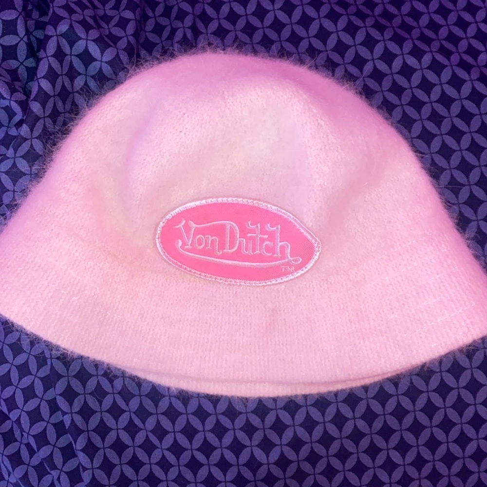 Older Von Dutch fluffy white bucket hat with pink logo